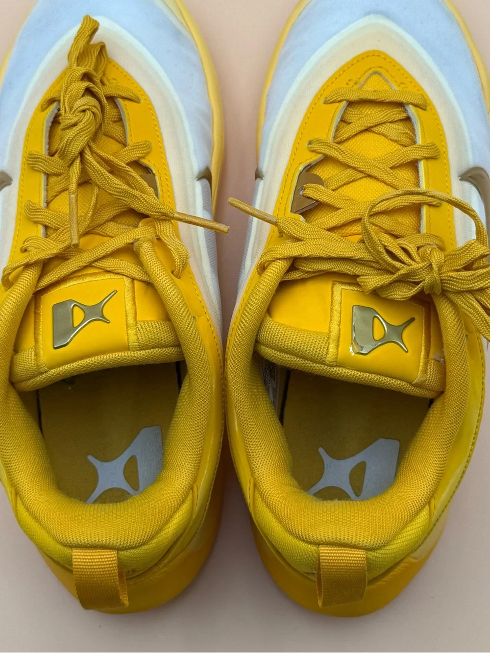 Nike HF7001-700 Kids 4.5Y / Women’s 6 Yellow White Sneakers EU 36.5 Pre-Owned